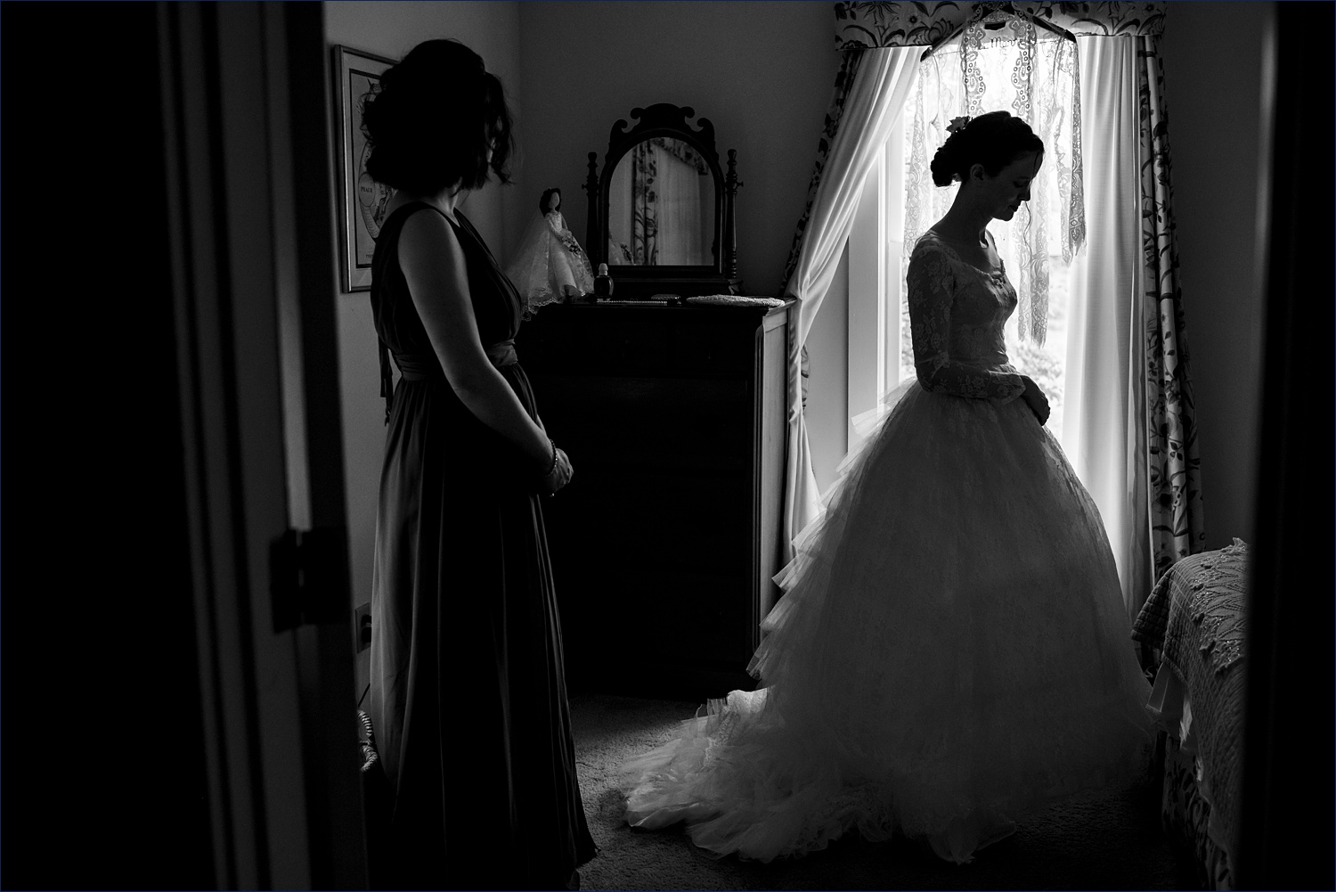The bride and her sister wrap up the getting ready on her New Hampshire Alyson's Orchard wedding day