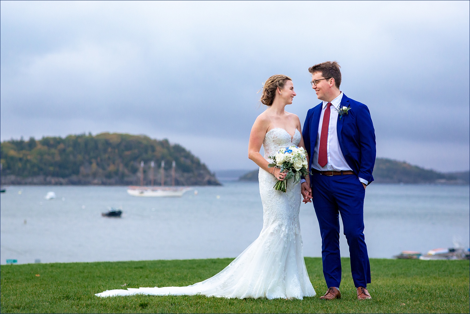 Wedding couple at Agamont Park in Bar Harbor Maine