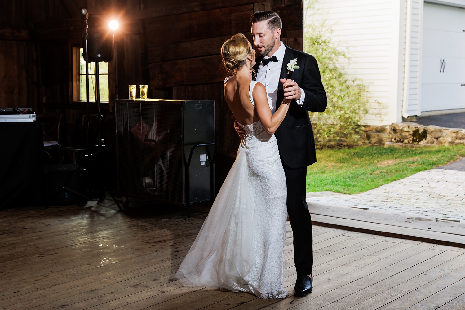 First dance for the bride and groom at Cunningham Farm