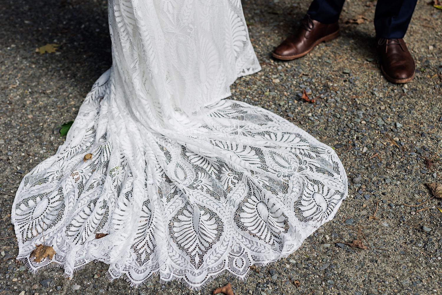 The bride's dress detail